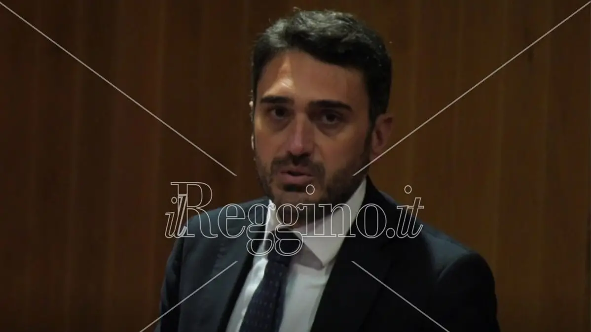 Calabria, il Pd attacca Occhiuto: «Solo propaganda, Pnrr fermo e sanità allo sfascio»
