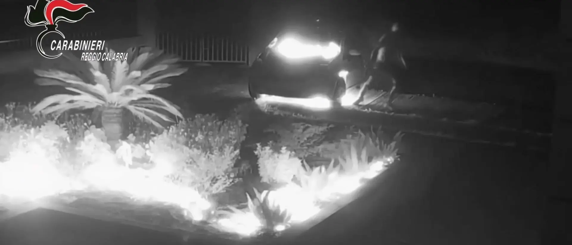 San Giorgio Morgeto, diede fuoco all'auto dei vigili: arrestato un pregiudicato - VIDEO