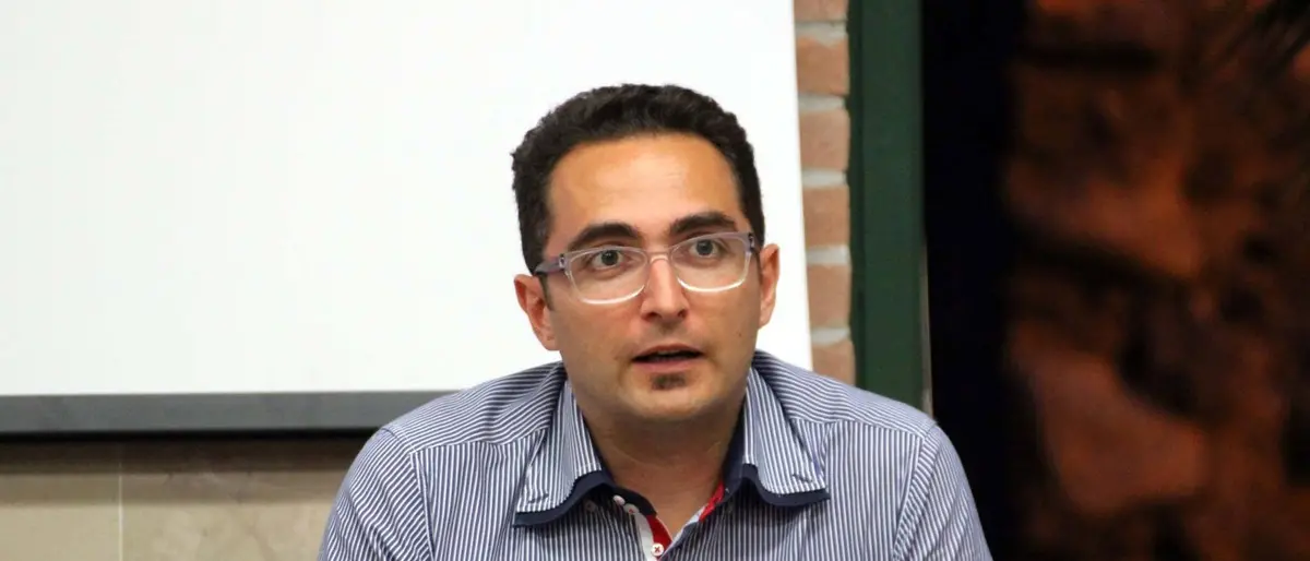 Nuove regole per l’affissione di manifesti a Polistena, sindaco replica a Pisano: «Strumentalizzazione»