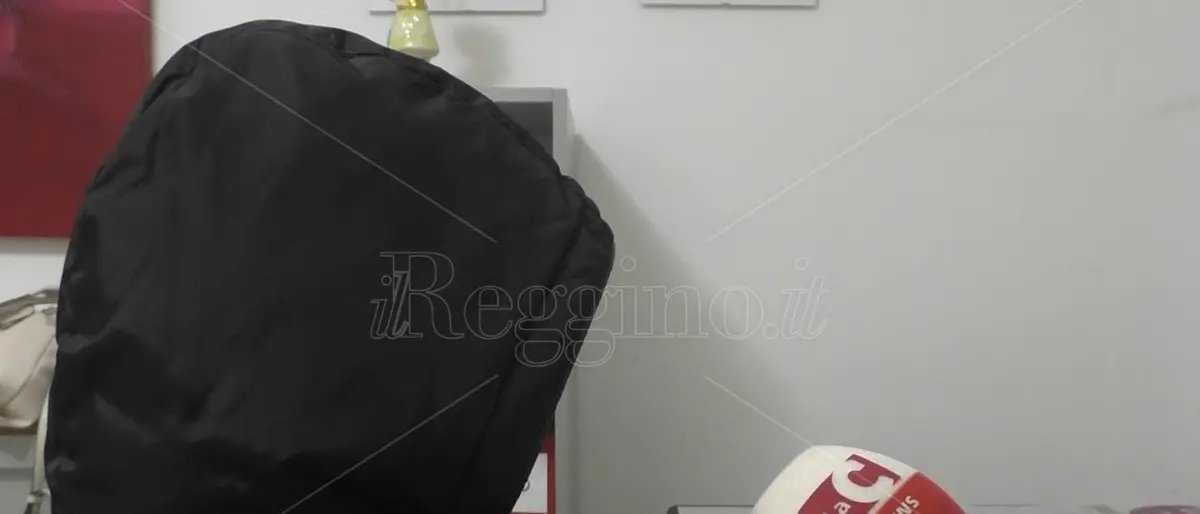 Violenza sulle donne, a Reggio la storia di Vittoria: «Mia figlia mi ha salvata» - VIDEO