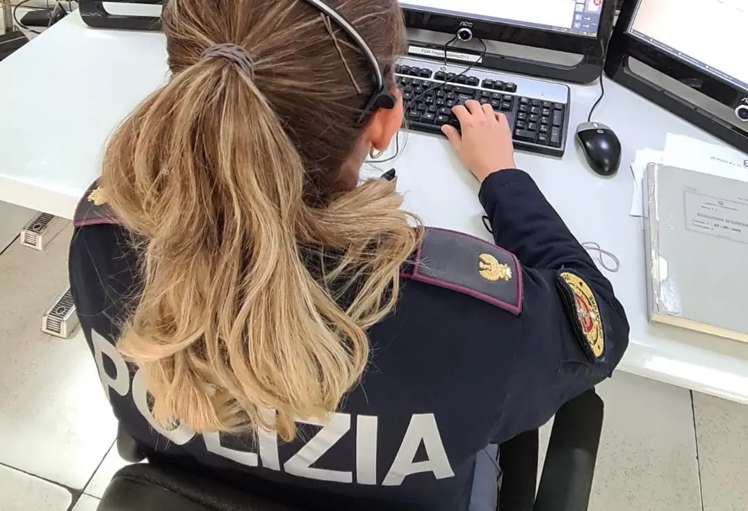 Negozi danneggiati nella notte in pieno centro a Reggio, identificati i responsabili