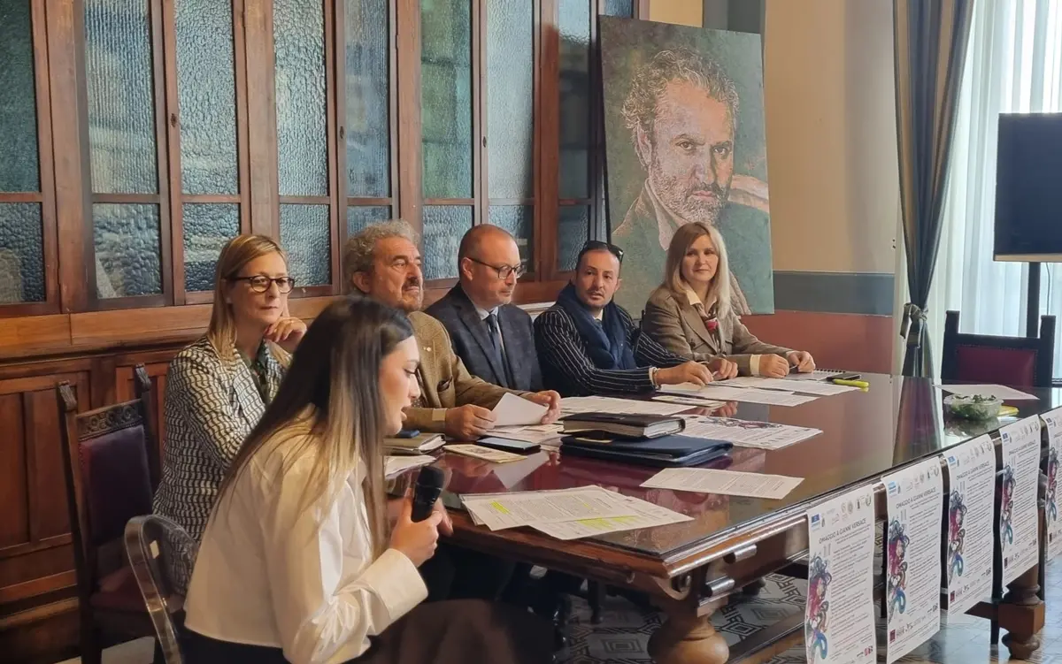 Settimana di Gianni Versace a Reggio, Gioffrè: «Moda italiana come patrimonio Unesco» - VIDEO