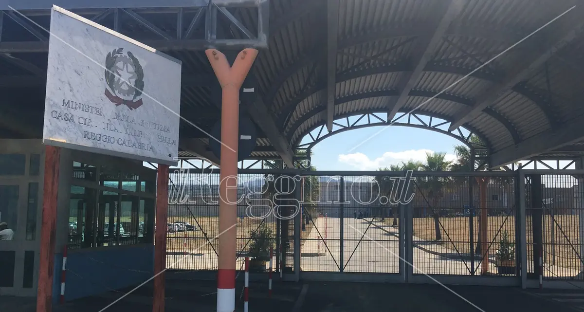 Tensioni nel carcere di Arghillà, la Garante Russo media fino a tarda sera: allarme rientrato