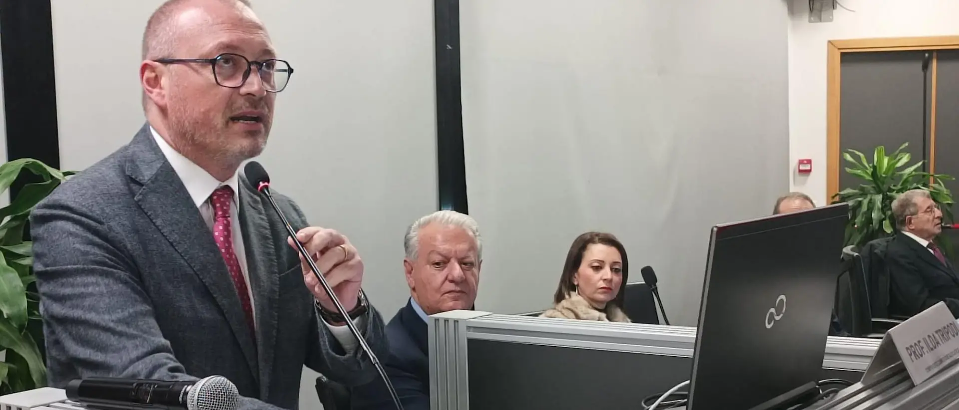 Reggio, Versace: «Il Premio Rhegium Julii merita di varcare i confini della città»