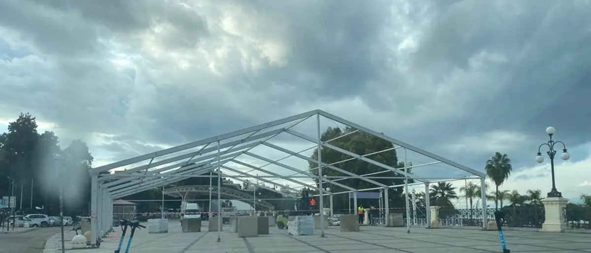 Reggio, si rinnova la tradizione della pista sul ghiaccio