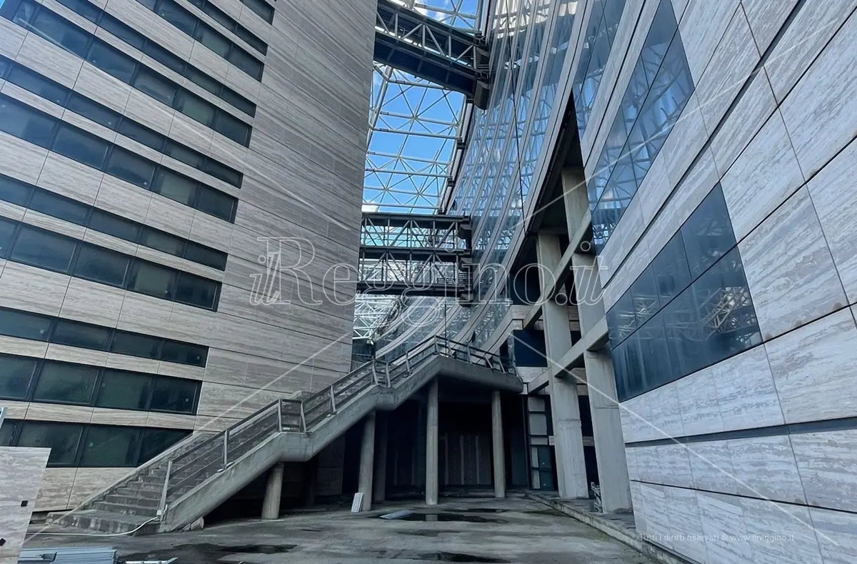 Palazzo di giustizia a Reggio, il cantiere ripartirà a ottobre