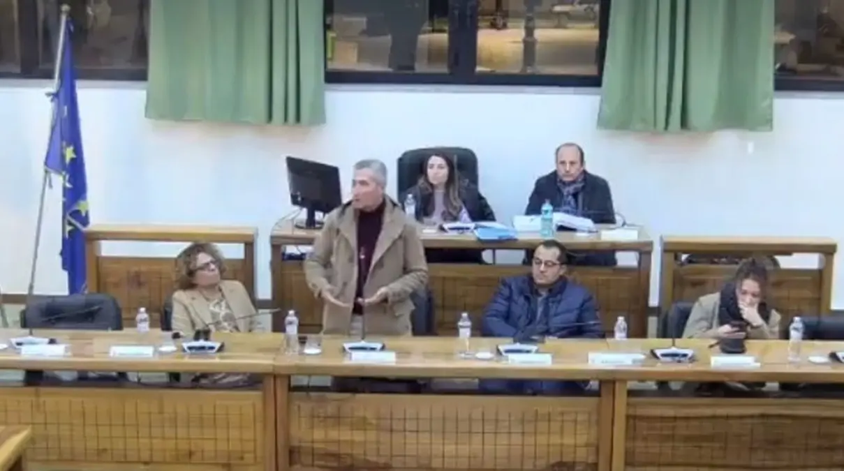 Consiglio comunale a Taurianova, la questione acqua ancora al centro degli scontri in aula