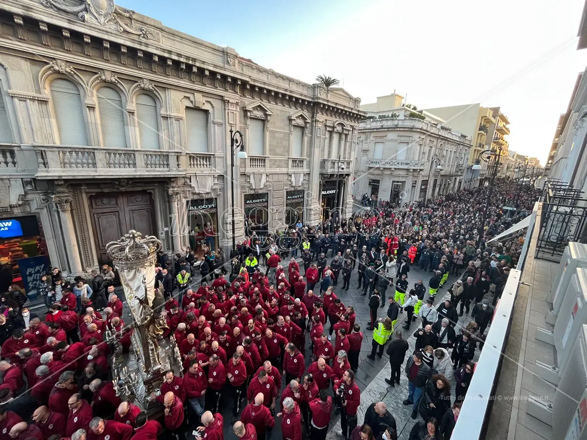 Reggio, la vara della Madonna della Consolazione torna all'Eremo - FOTO e VIDEO