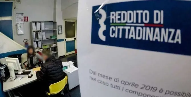 Reddito di cittadinanza: «Rischio esclusione da agosto per il 38% dei beneficiari»