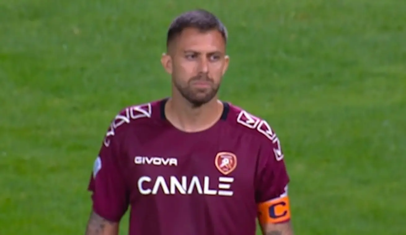 Reggina, Menez ai saluti: «Grazie a tutti i tifosi»