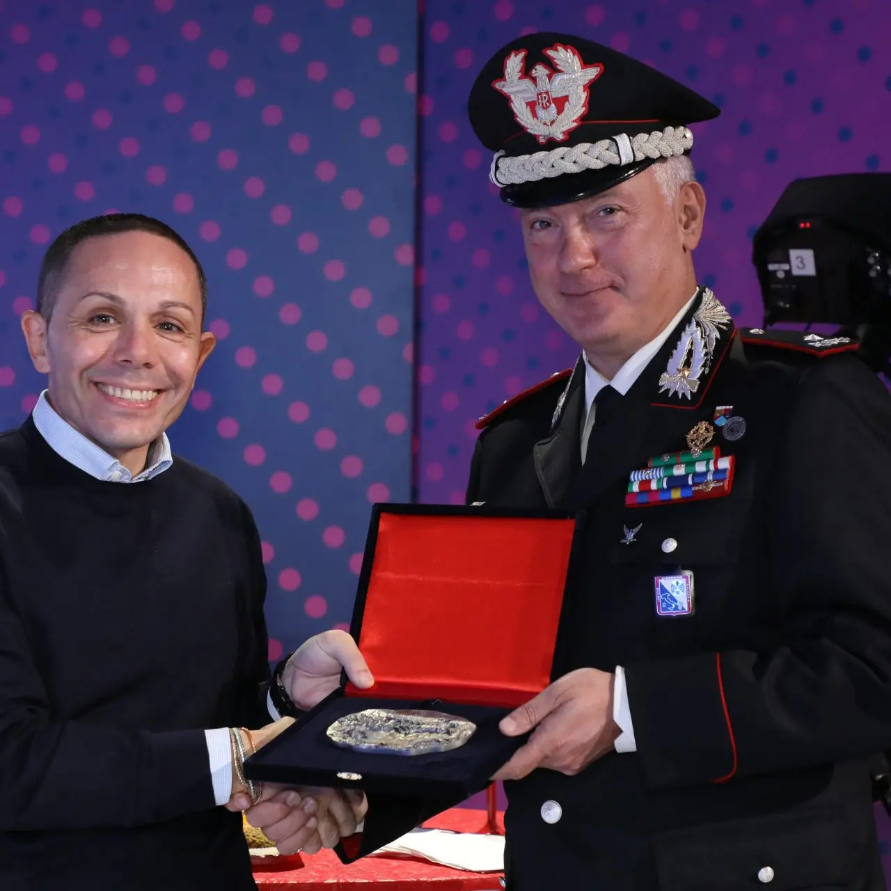 Il generale dei carabinieri Salsano a Lac: «Non arretrate mai»