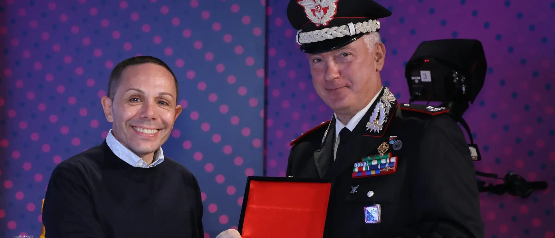 Il generale dei carabinieri Salsano a Lac: «Non arretrate mai»