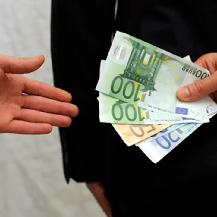 Cetraro, il debito passato da 21 a 100mila euro e le minacce di morte: perché il caso è passato alla Dda di Catanzaro