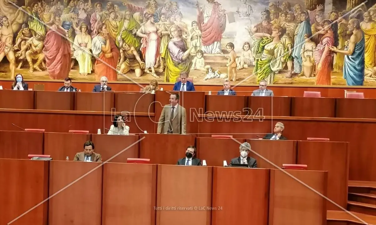 Regione, Fdi alza la testa