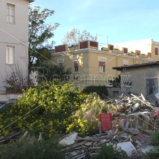 Reggio, le baracche del rione Ferrovieri Pescatori diventano discariche - FOTO e VIDEO