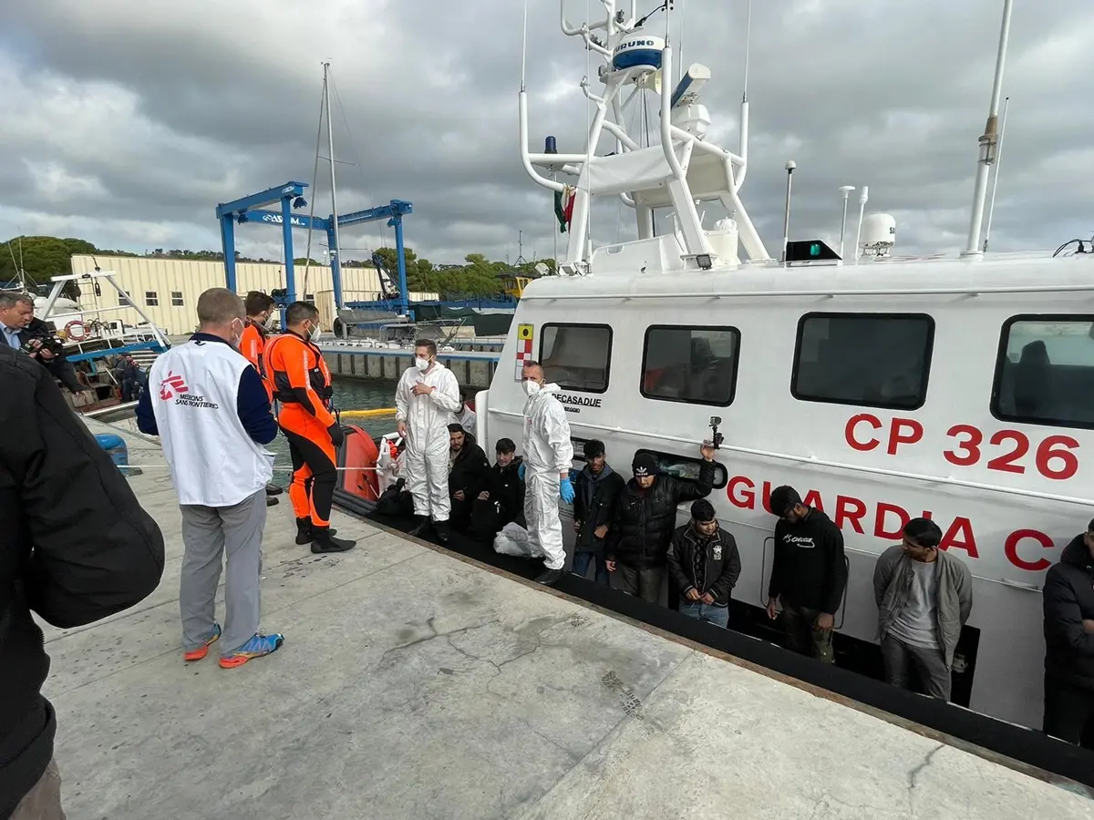 Sbarchi, altri 40 migranti soccorsi nella Locride