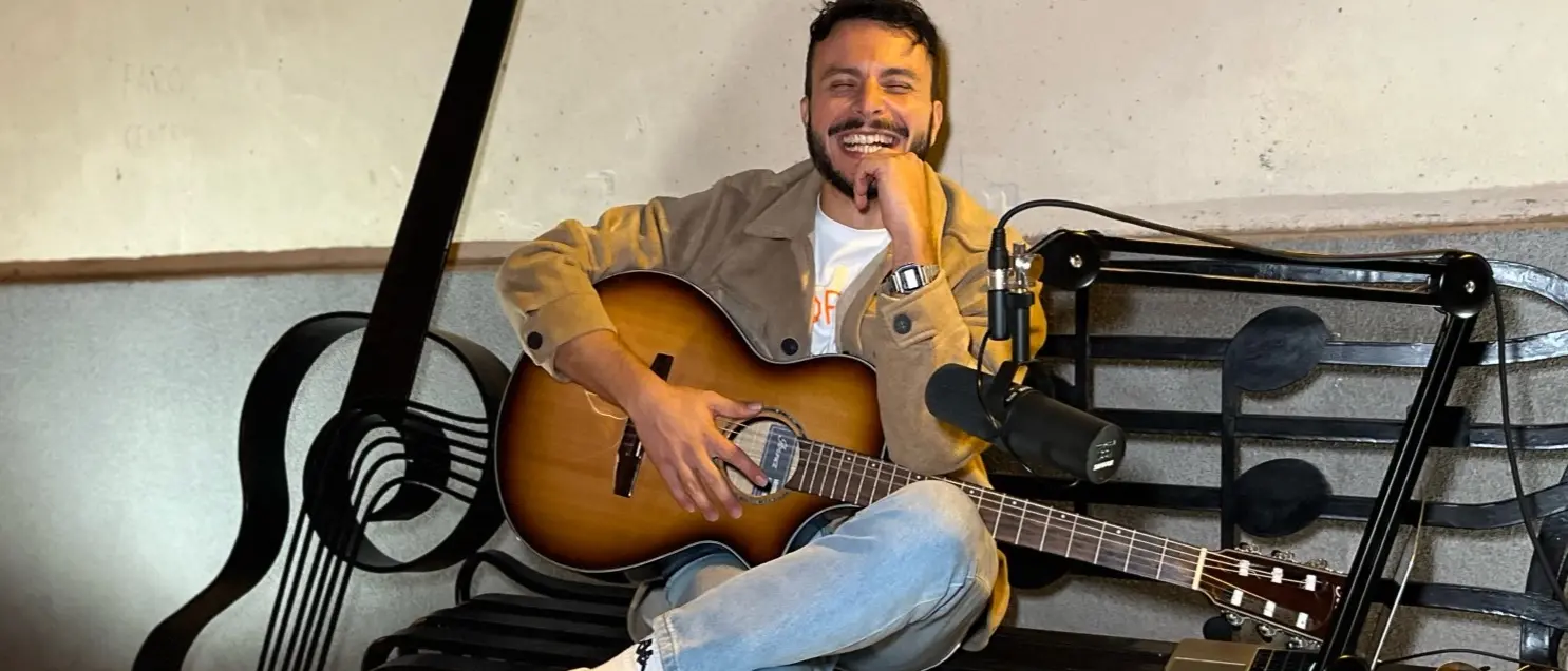 Caulonia, il videoclip di Quattrone sulla panchina dei suonatori