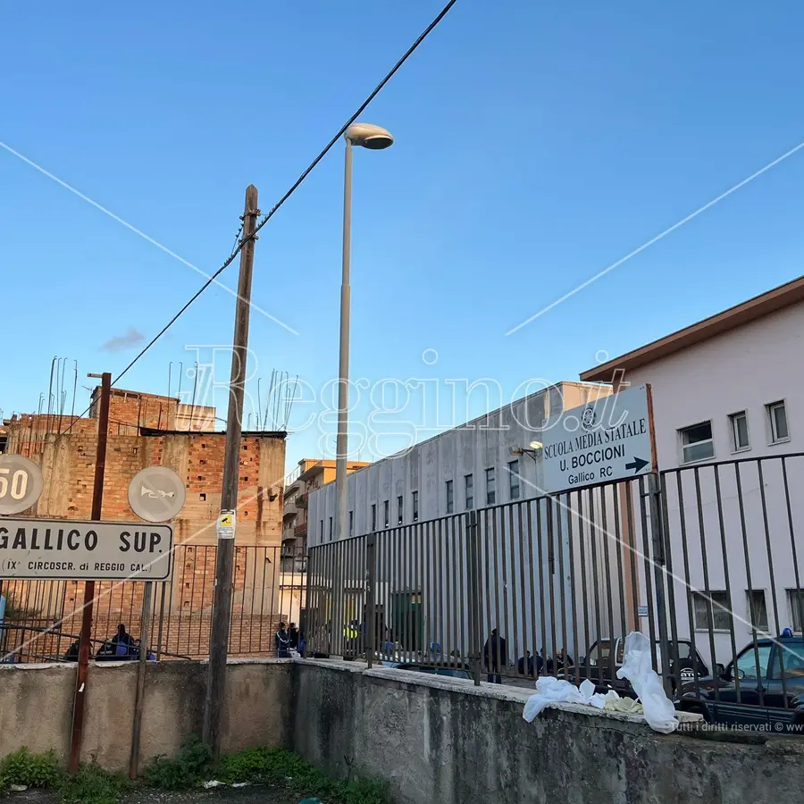 Migranti a Reggio, palestra di Gallico sovraffollata - VIDEO