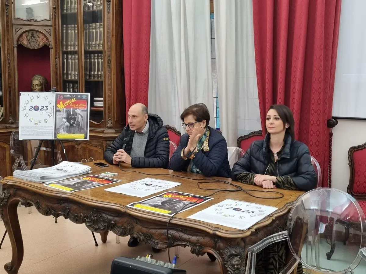 Reggio, la bellezza e le difficoltà di tutti i giorni nel calendario 2023 di Agiduemila