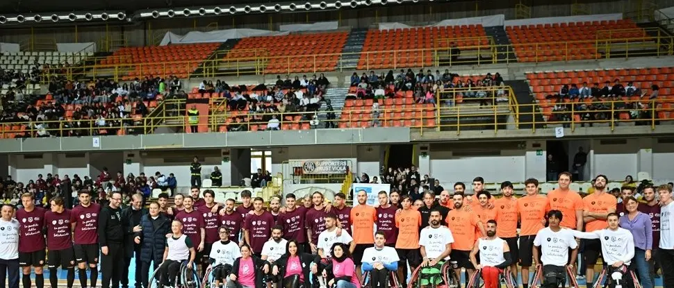 Partita della solidarietà, è festa al Palacalafiore: oltre 2500 studenti sugli spalti