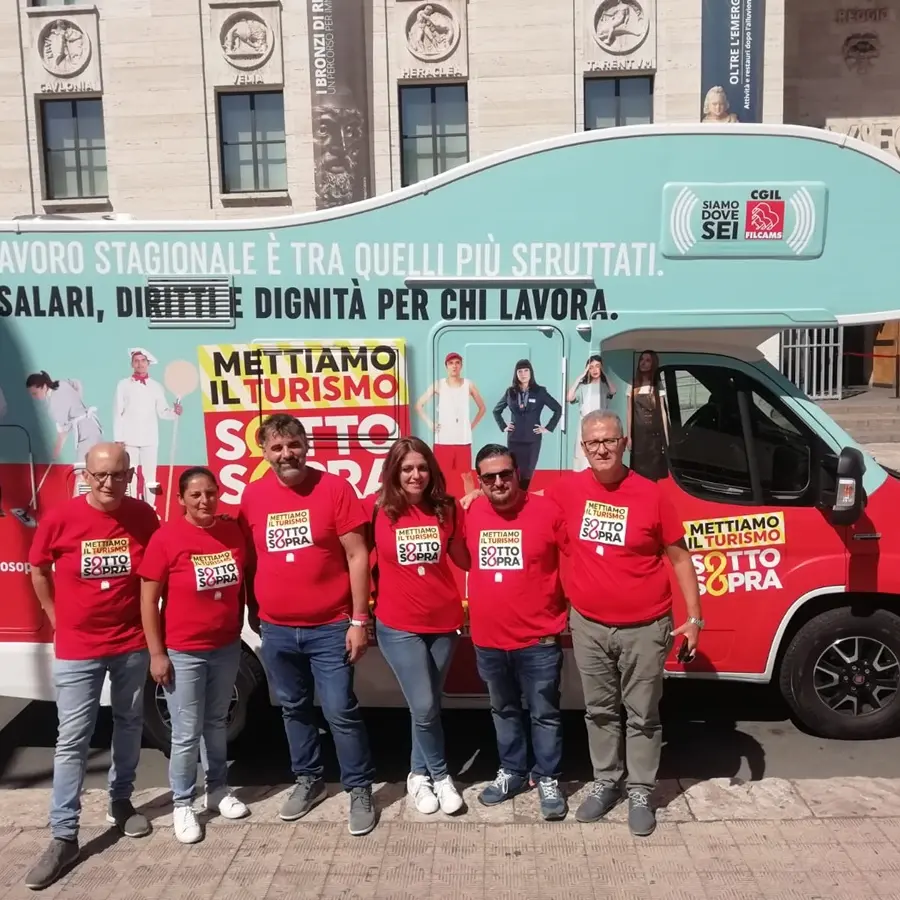 Reggio, Valentino (Filcams Cgil): «Basta sfruttamento del lavoro nel settore turistico»