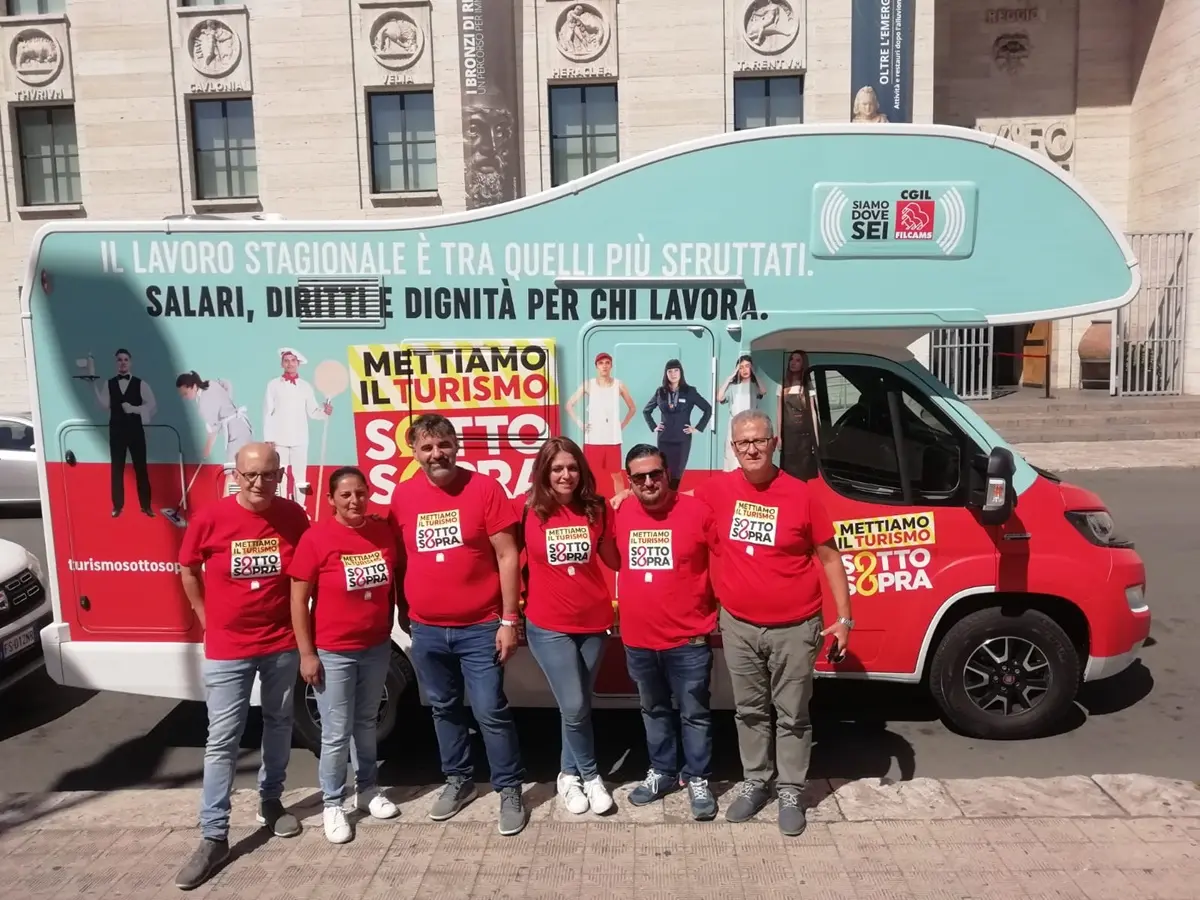 Reggio, Valentino (Filcams Cgil): «Basta sfruttamento del lavoro nel settore turistico»