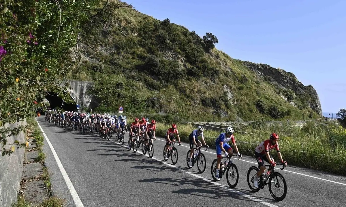 Giro d’Italia 2023, Calabria di nuovo esclusa: non ospiterà alcuna tappa