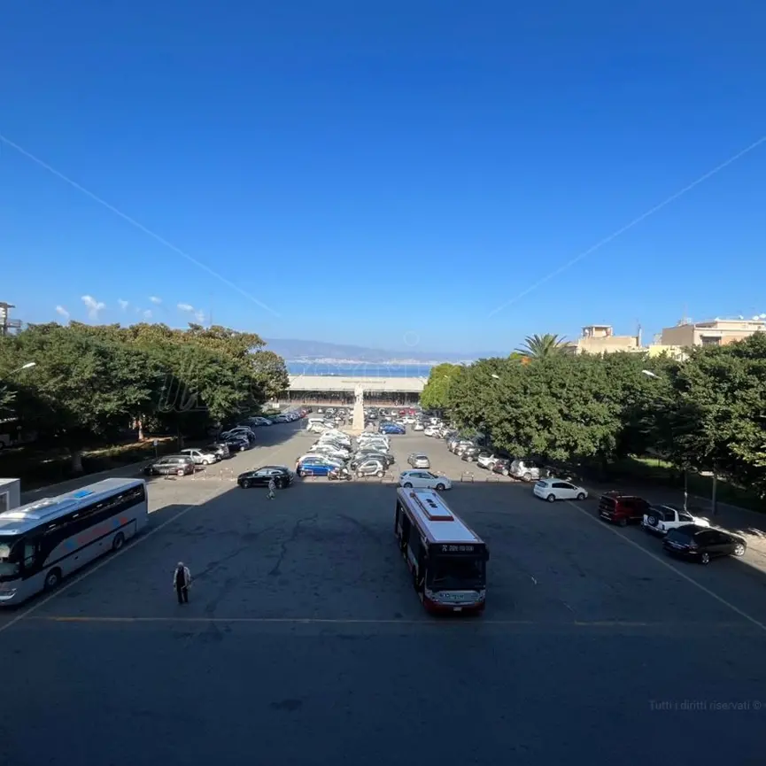 Piazza Garibaldi a Reggio, si procede con i rilievi