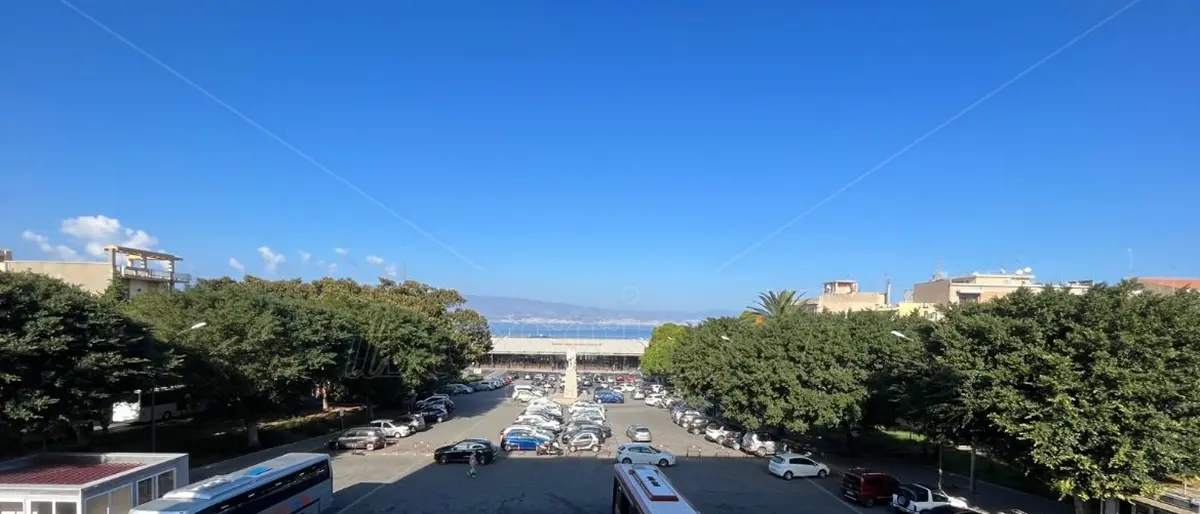 Piazza Garibaldi a Reggio, si procede con i rilievi