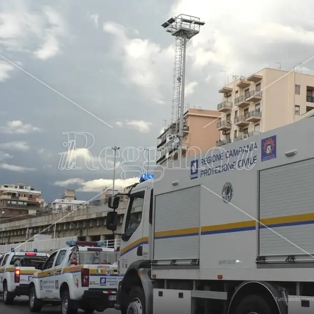 Sisma dello Stretto, al porto di Reggio la colonna mobile della protezione civile della Campania - FOTO e VIDEO