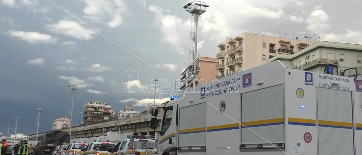 Sisma dello Stretto, al porto di Reggio la colonna mobile della protezione civile della Campania - FOTO e VIDEO