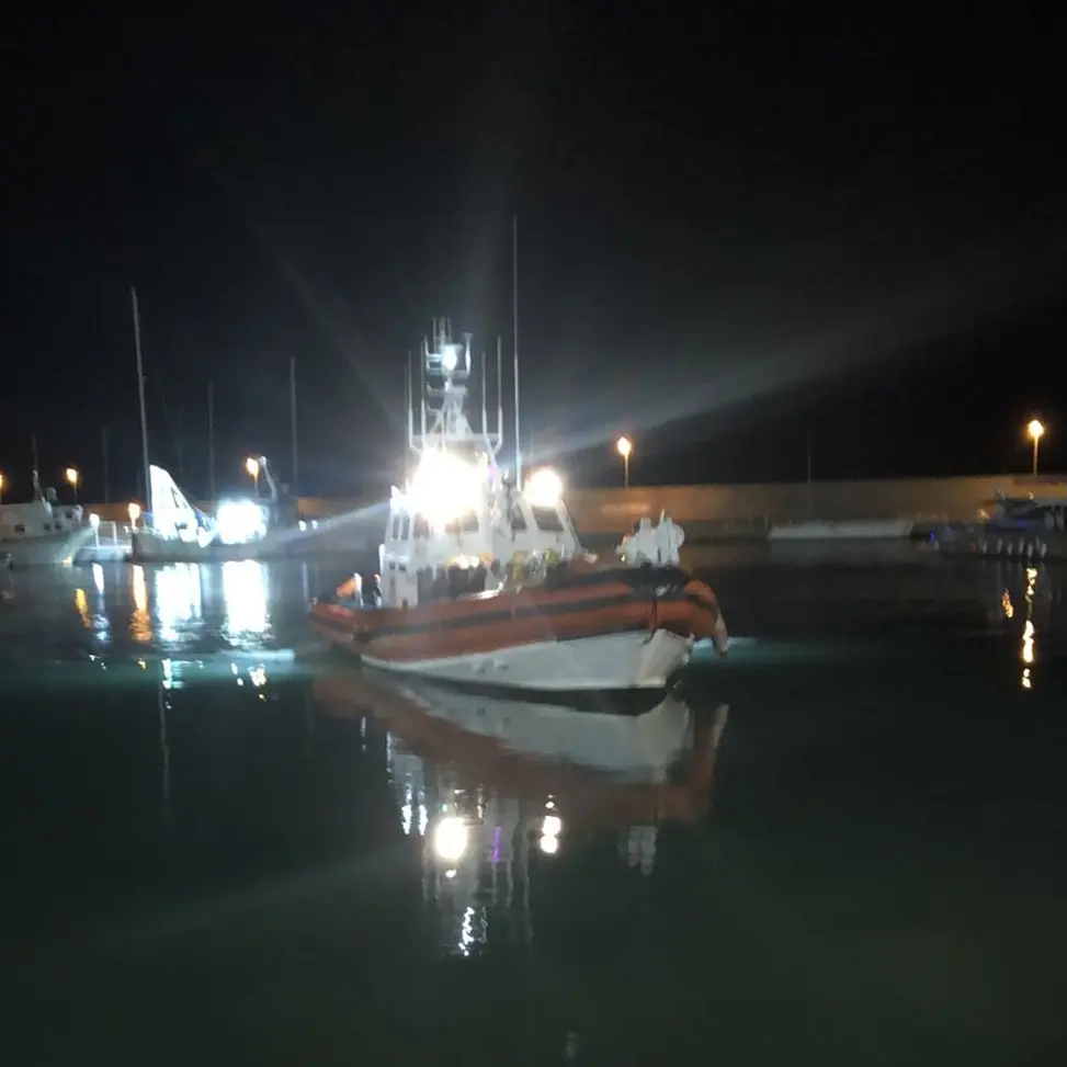 Migranti, stanotte il primo sbarco del 2023: in 90 sono giunti a Roccella