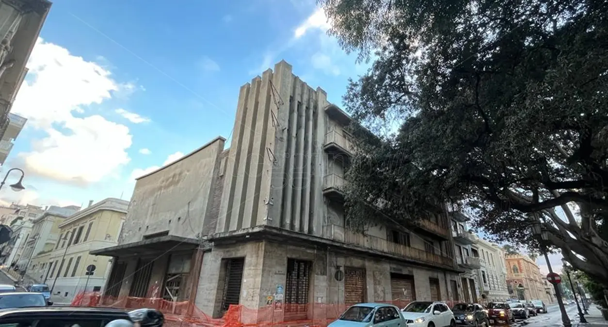 Sequestro cantiere ex Cinema Orchidea, Costantino: «Carenze nella gestione della sicurezza contestate all'impresa esecutrice. Saranno superate e l'intervento proseguirà»