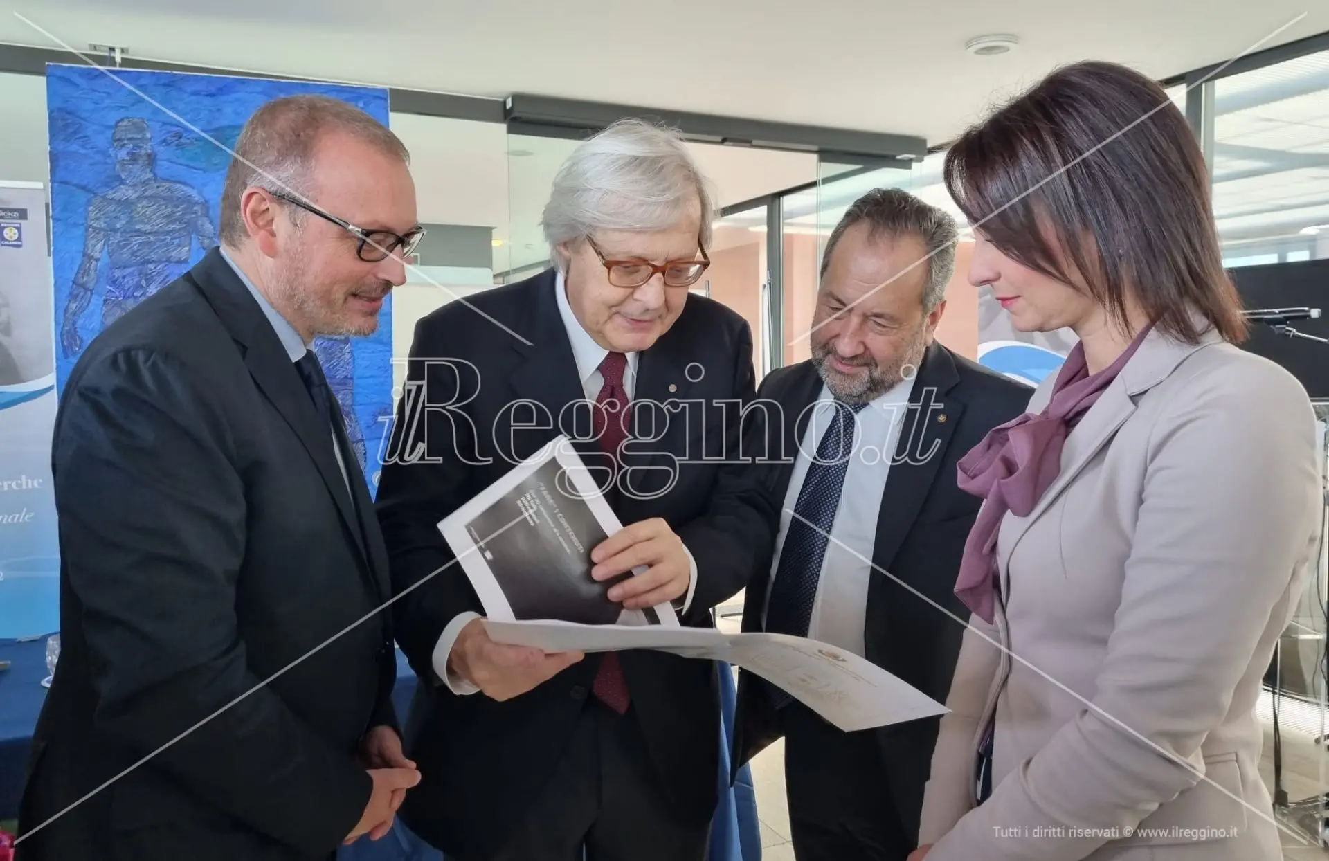 Bronzi di Riace, Sgarbi: «Non sono paragonabili alle statue di San Casciano»