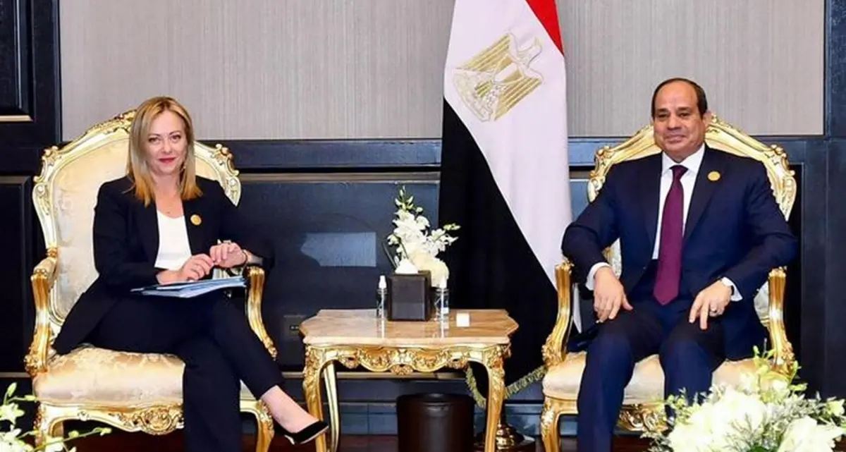 Vertice in Egitto, Meloni incontra El-Sisi: «Attenzione su Regeni e Zaki»