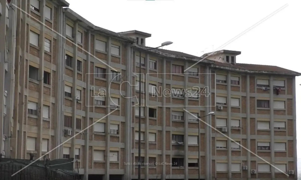Edilizia pubblica, nuova sanatoria per gli occupanti abusivi