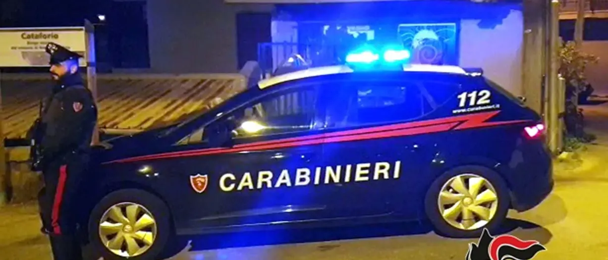 Tre dosi di eroina al prezzo di due, blitz anti-droga in Sicilia e Calabria