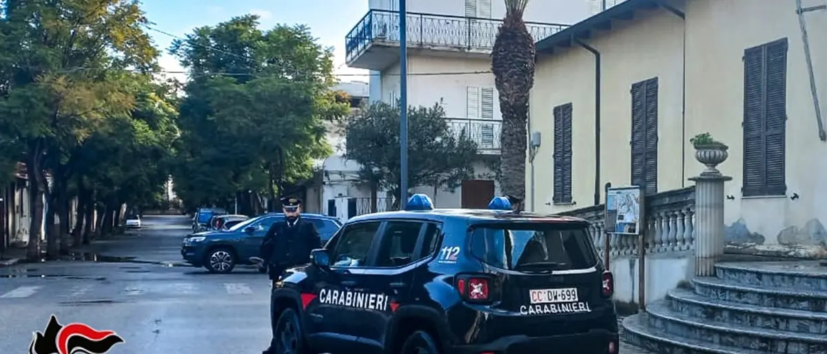 Reggio, evade dai domiciliari per svaligiare appartamenti: arrestato