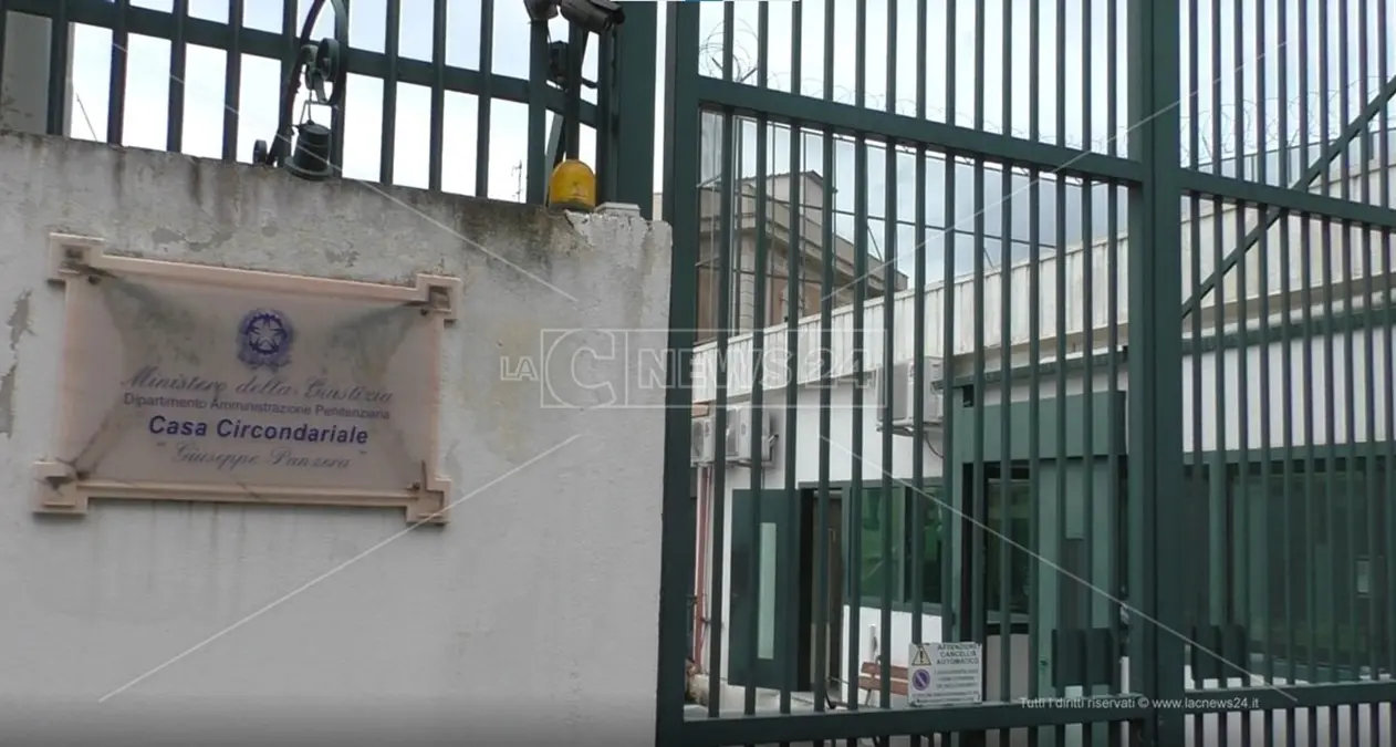 Arghillà, droga verso il carcere dopo una visita in ospedale: la Polizia Penitenziaria scopre il piano e blocca il detenuto\n