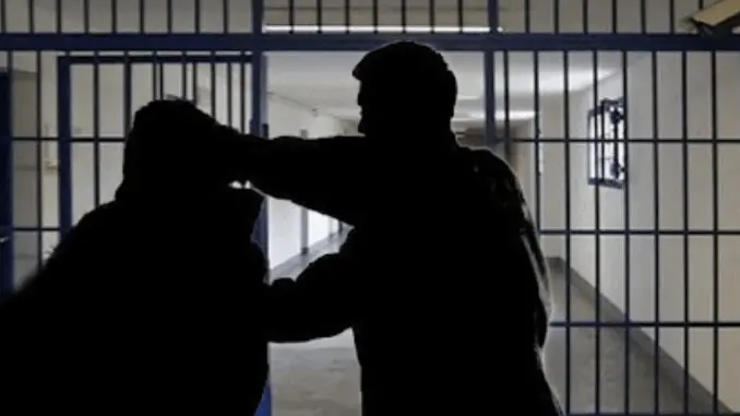 Reggio, aggressione in carcere: due detenuti si scagliano contro un sovrintendente e un agente