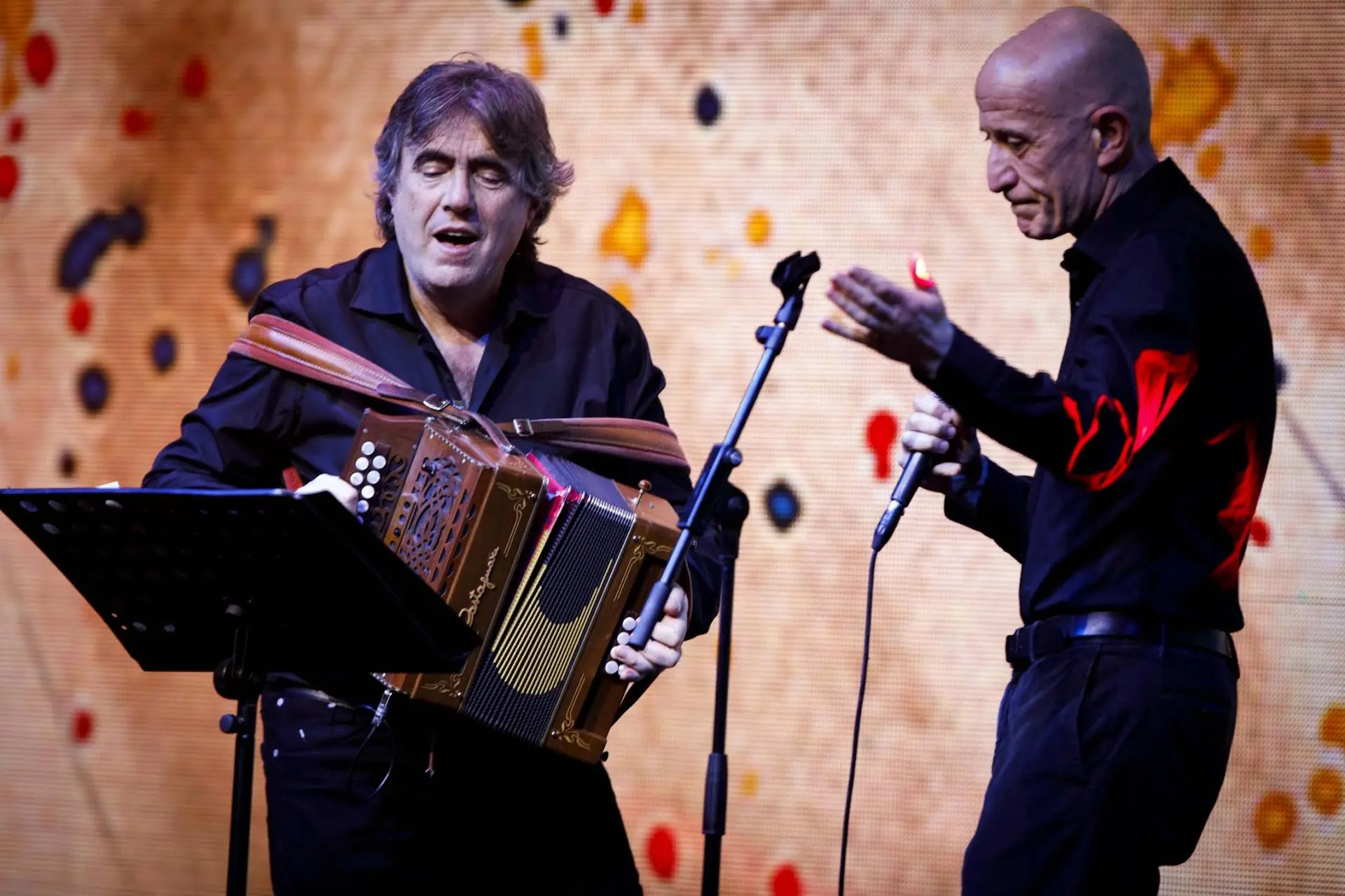 Cittanova, al teatro Gentile la tarantella d'amore di Ambrogio Sparagna e Peppe Servillo