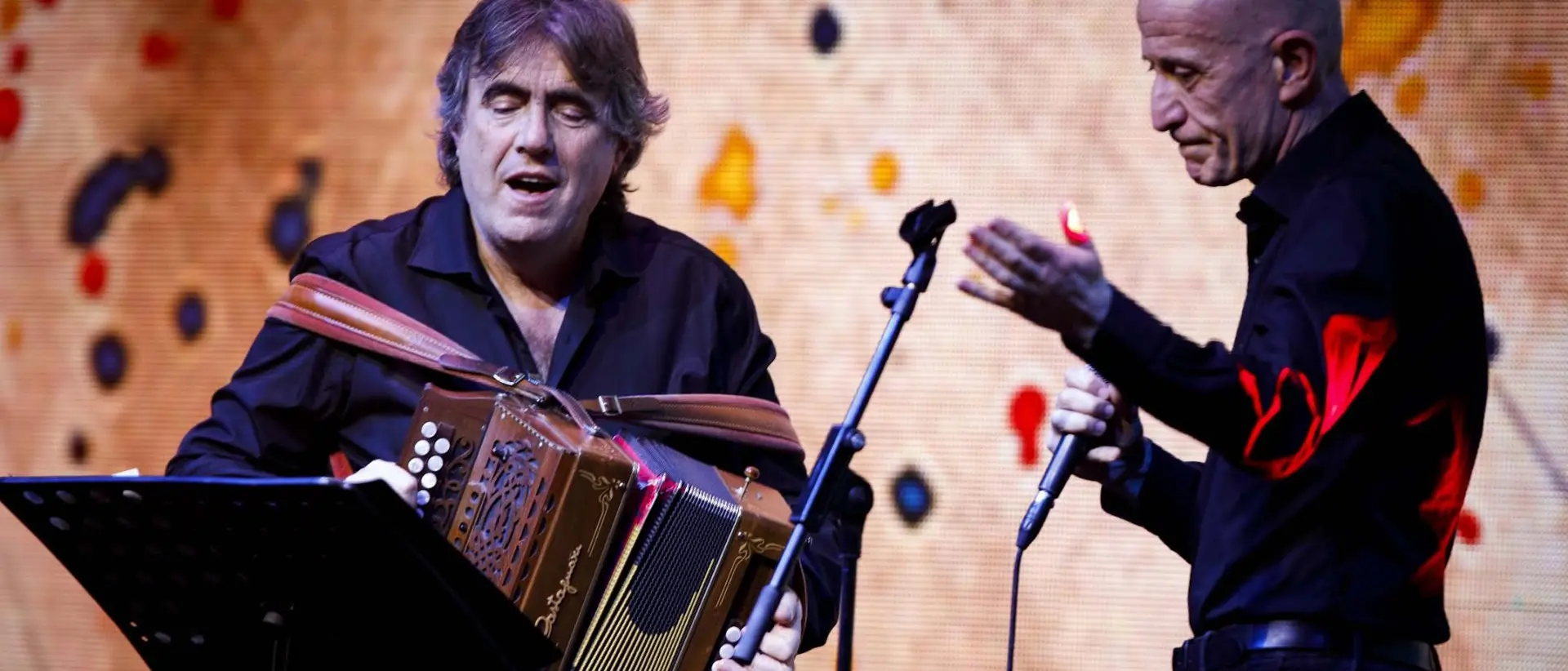 Cittanova, al teatro Gentile la tarantella d'amore di Ambrogio Sparagna e Peppe Servillo