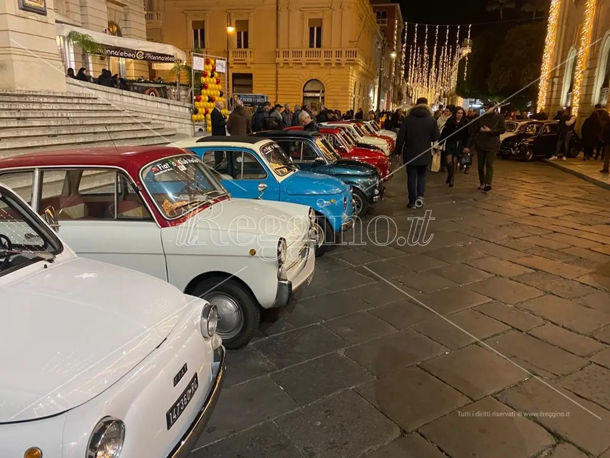 Reggio, sul corso Garibaldi un salto nel passato a bordo delle Cinquecento d'epoca
