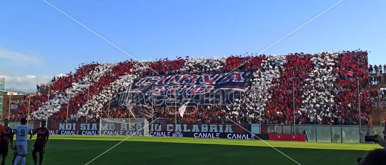 Reggina, la Curva Sud scende in campo: «Venerdì tutti al Sant’Agata»