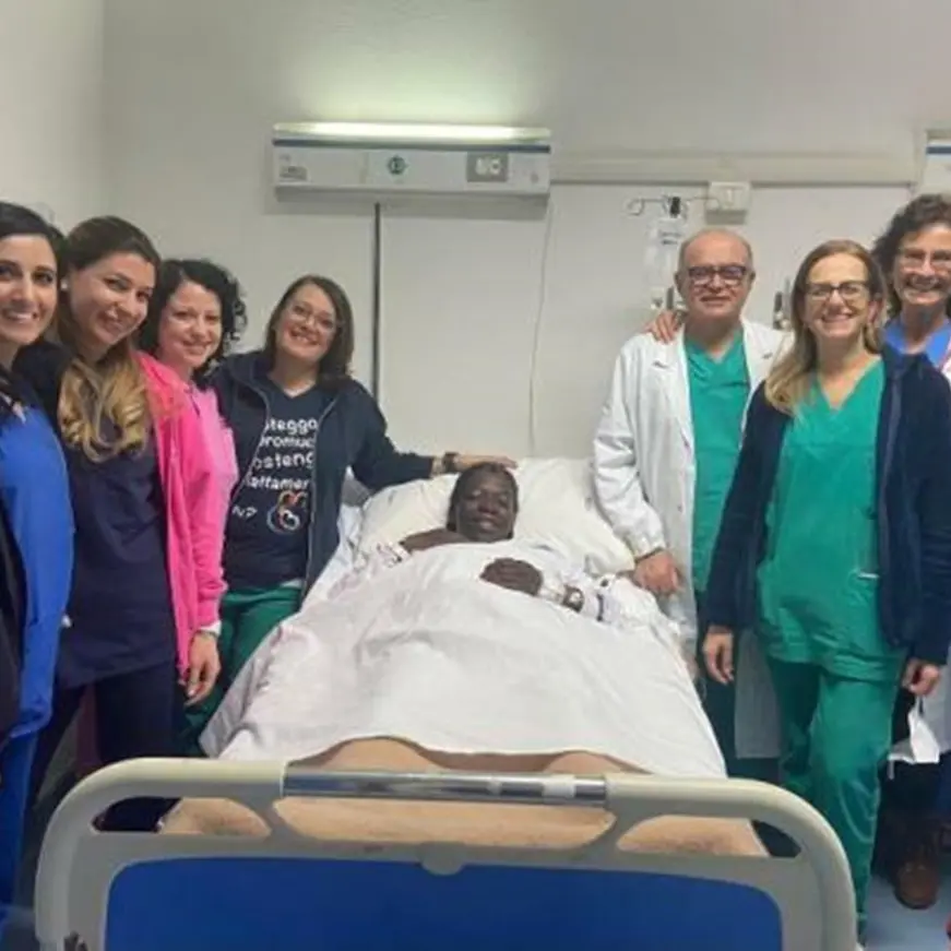 Dopo lo sbarco a Reggio dà alla luce due gemelli, Tripodi: «Con un parto in mare avrebbero rischiato la vita» - VIDEO