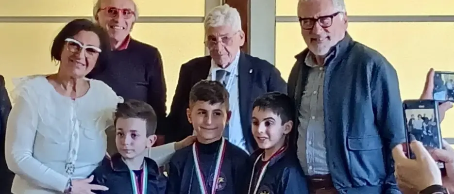 Reggio, gli alunni del “Catanoso-De Gasperi” alla finale dei Giochi scolastici di dama