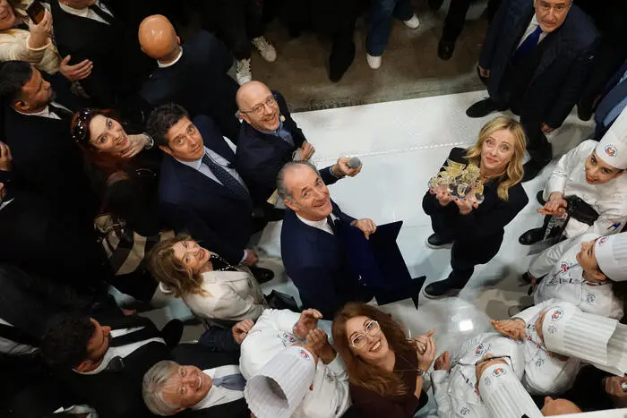Meloni: «Pensiamo ad un liceo del \"Made in Italy\"»