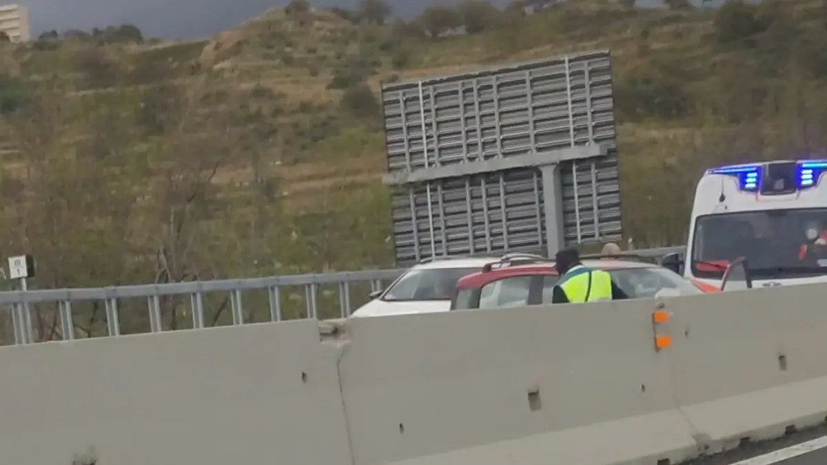 Reggio, incidente tra gli svincoli di Catona e Campo Calabro