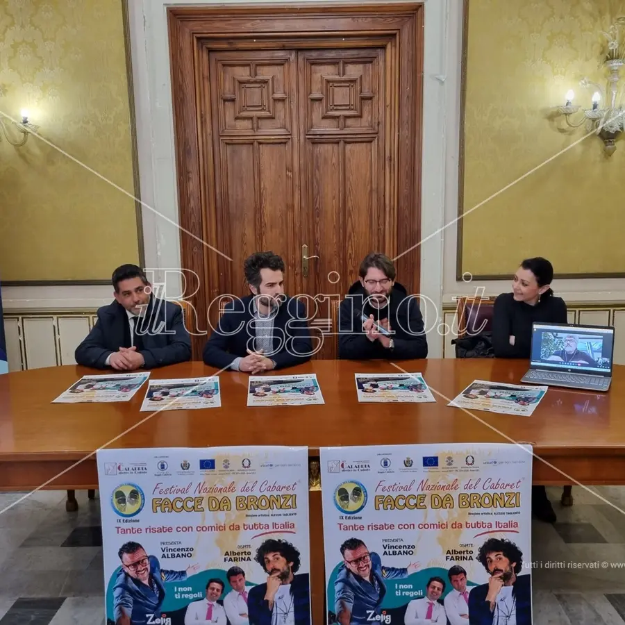 “Facce da bronzi 2023” a Reggio, il Cilea trampolino di lancio per i futuri comici - VIDEO