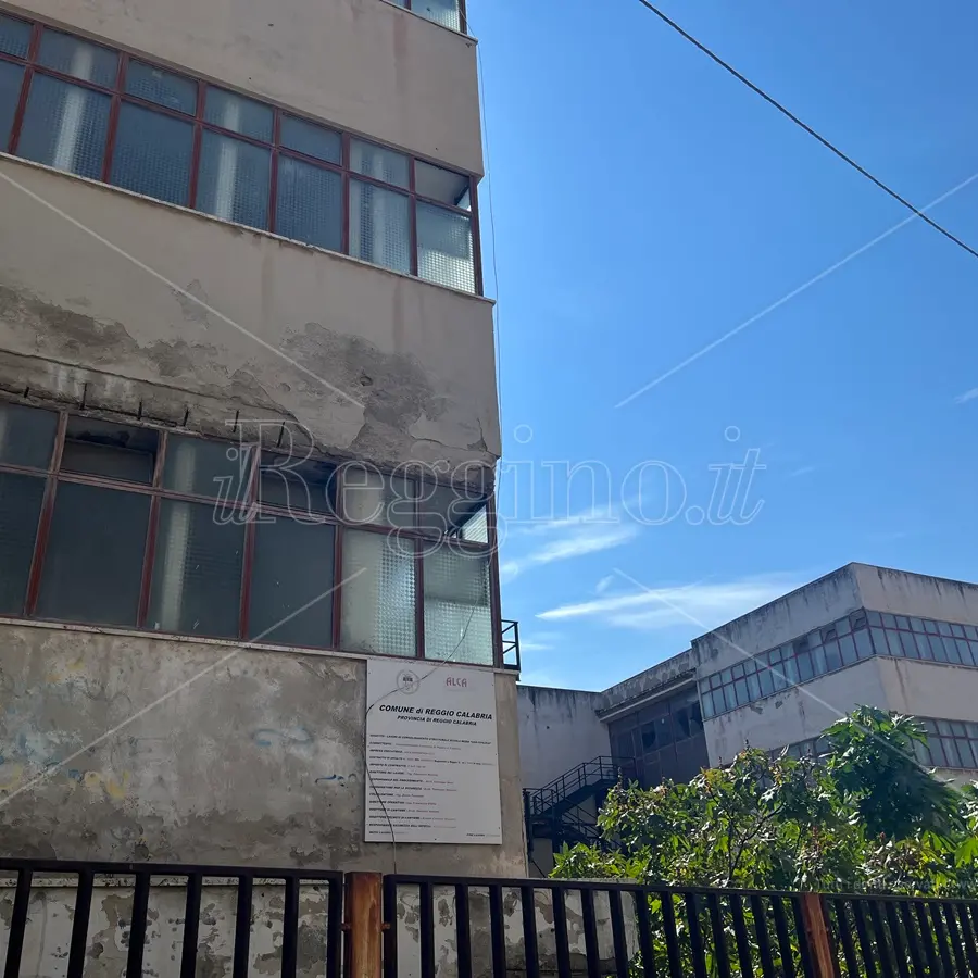 Reggio, recupero scuola Foscolo: costituito l’ufficio Direzione Lavori - FOTO